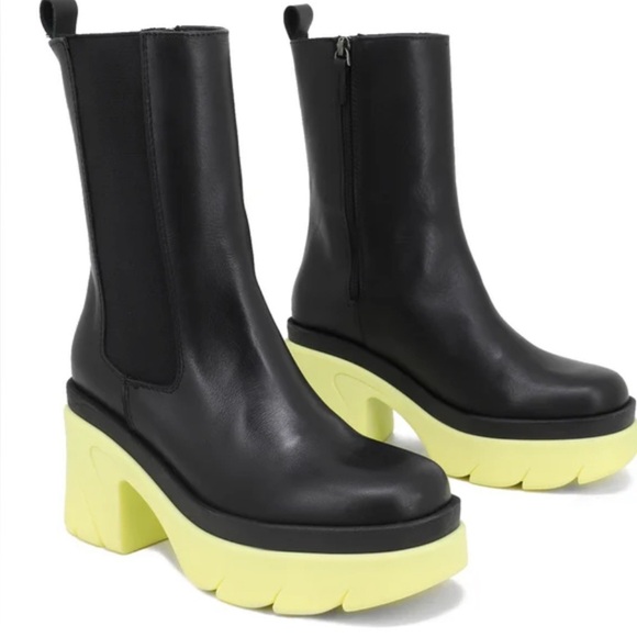 NWOT, Chelsea Boots, Size 6, Platform, Genuine Leather, Yellow bottom - Picture 3 of 3